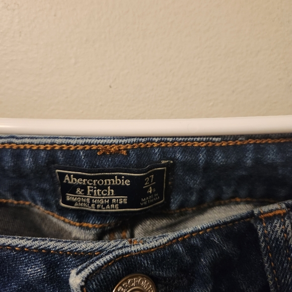 Abercrombie & Fitch Simone High Rise Ankle Flare Jeans. - Picture 5 of 8